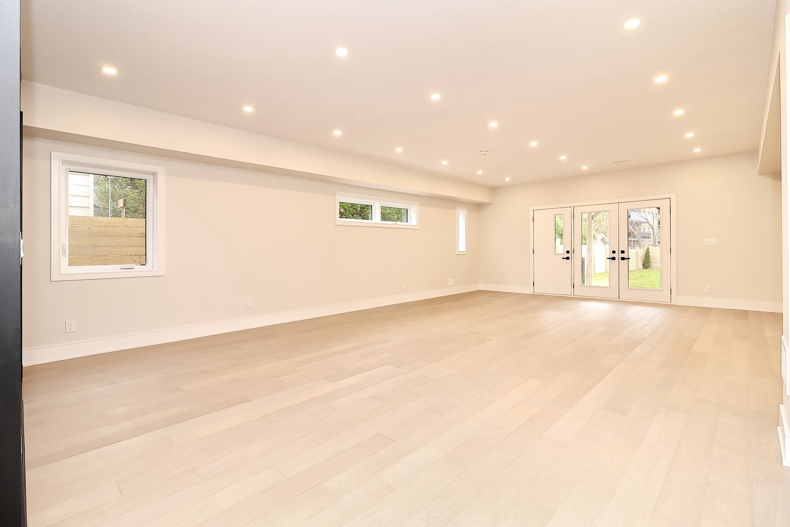 1046 Roosevelt Rd (16)