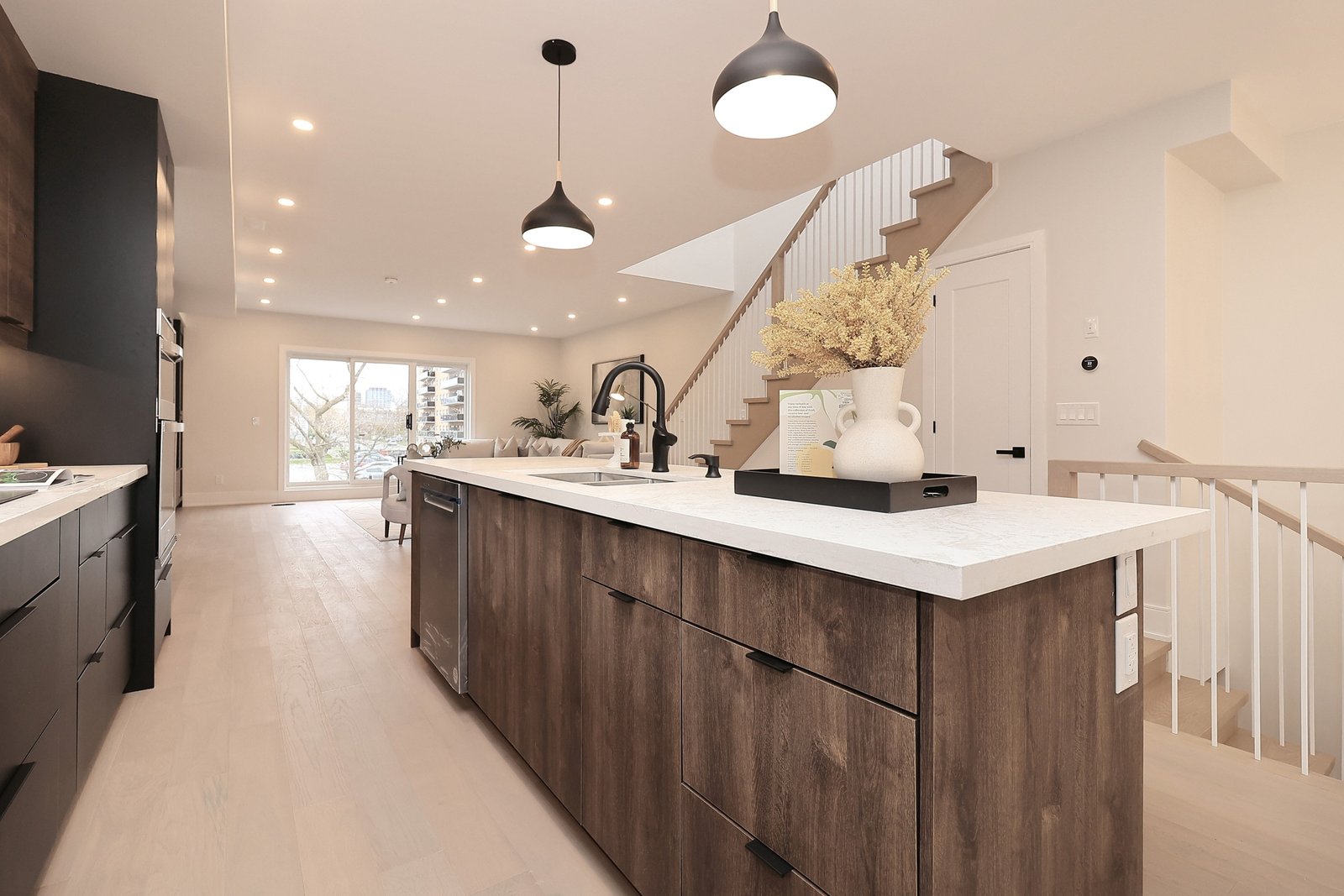 1046 Roosevelt Rd (26)