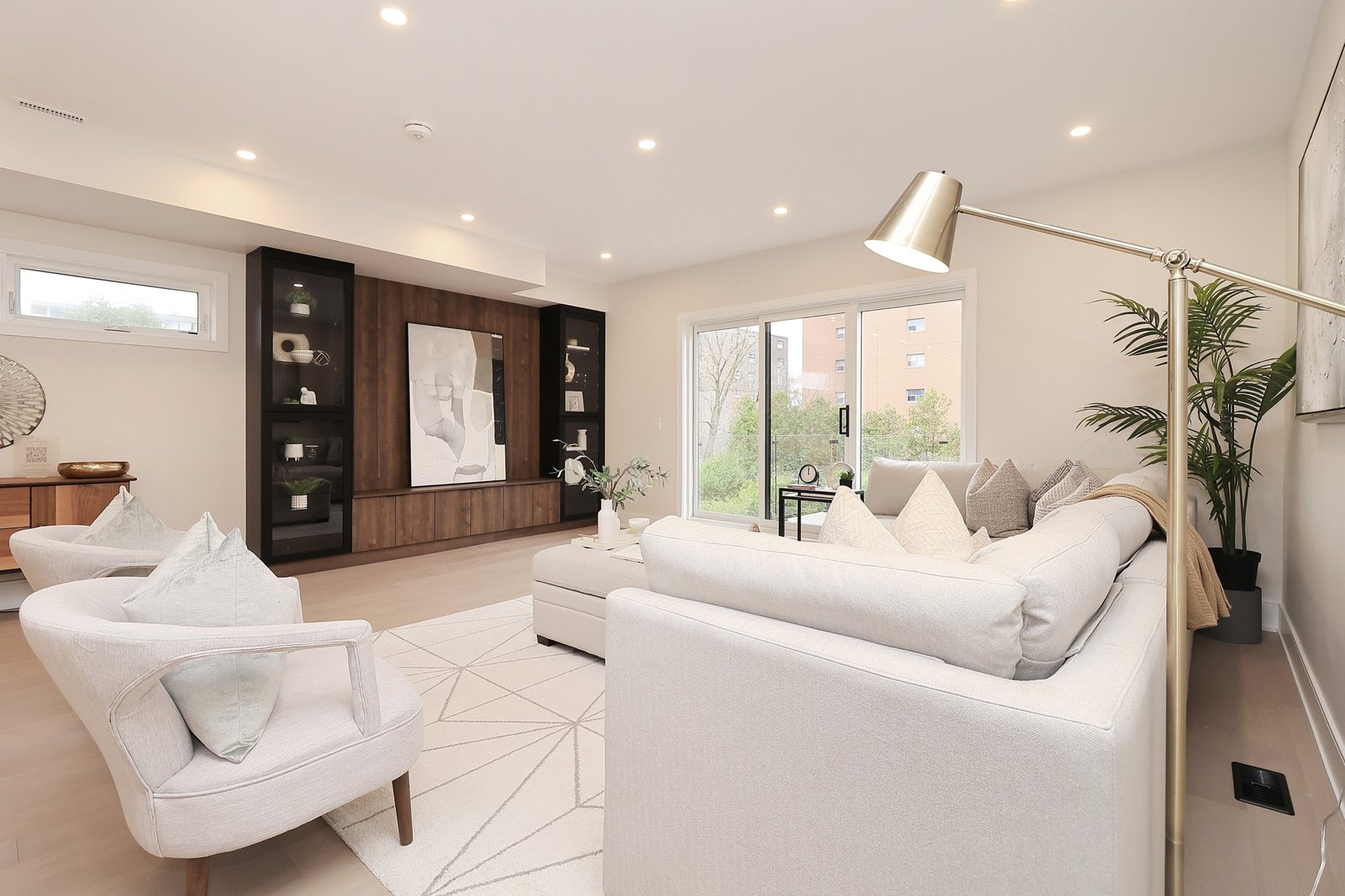 1046 Roosevelt Rd (27)