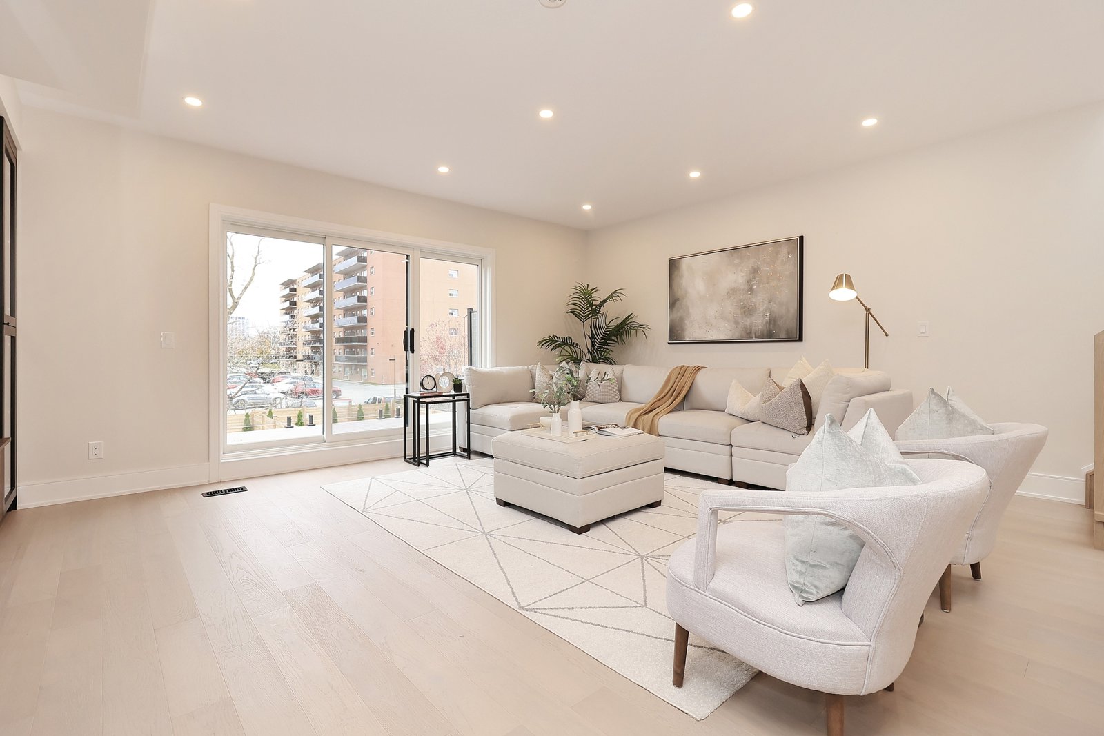 1046 Roosevelt Rd (28)