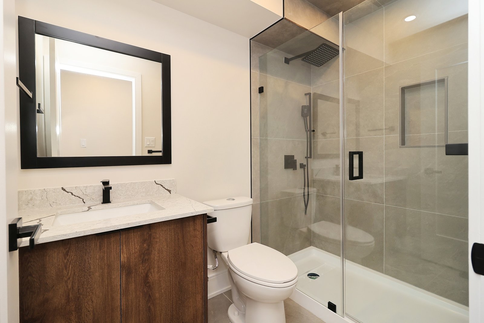 1046 Roosevelt Rd (30)