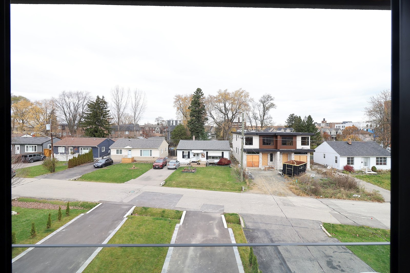 1046 Roosevelt Rd (41)