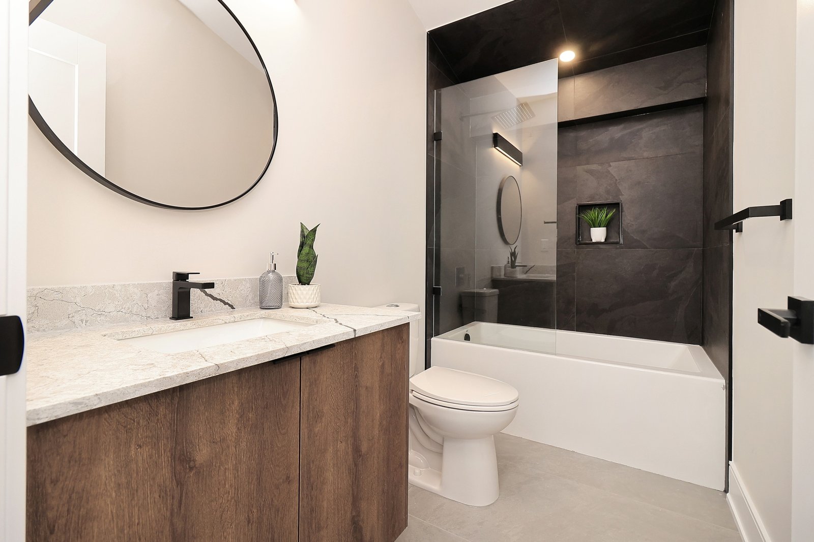 1046 Roosevelt Rd (45)